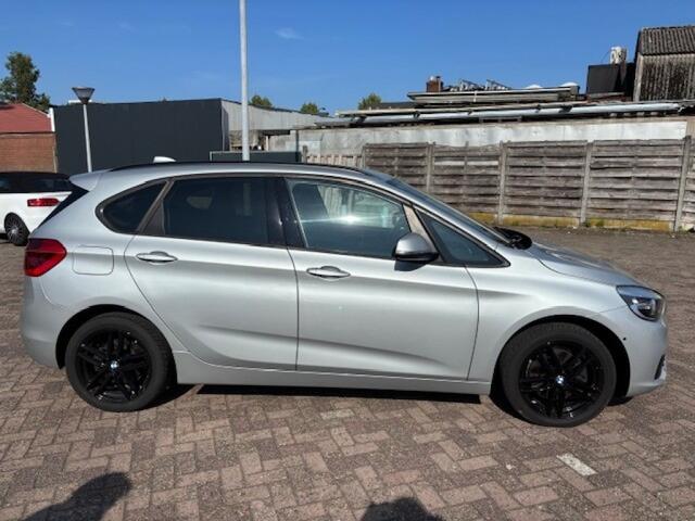 BMW 2-SERIE 218I CENT.HIGH EX.