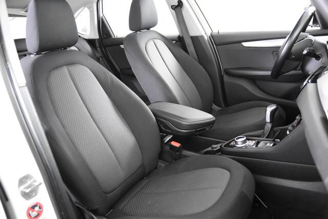 BMW 2-SERIE Active Tourer 220i Centennial Executive XDrive*Navigatie*4x4*