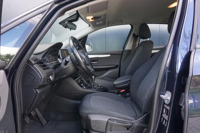 BMW 2-SERIE Active Tourer 216i | Origineel NL | PDC | Airco | Cruise Control |