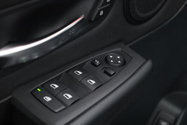 BMW 2-SERIE Active Tourer 220i 192pk | Navi | Afn. Trekhaak | Camera | Keyless | LED | Stoelverw. | 17''