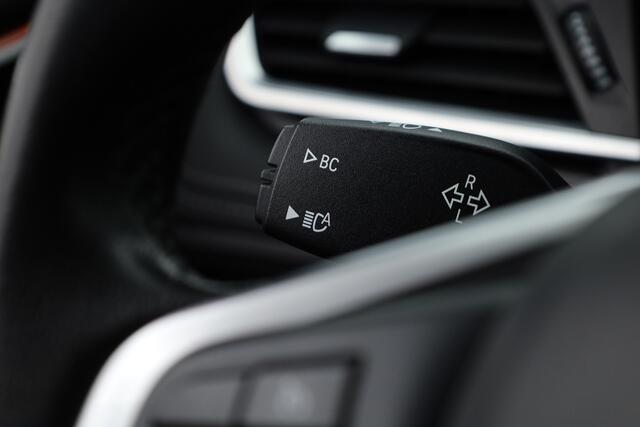 BMW 2-SERIE Active Tourer 220i 192pk | Navi | Afn. Trekhaak | Camera | Keyless | LED | Stoelverw. | 17''