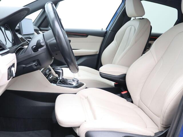BMW 2-SERIE Active Tourer 225xe iPerformance High Executive 225PK Aut. M Sport, Adaptieve Cruise Controle, Achteruitrijcamera, Elektr. Achterklep, Volleder, Head-Up Display, Achteruitrijcamera, Stoel-Stuurverwarming, 17" LM Velgen