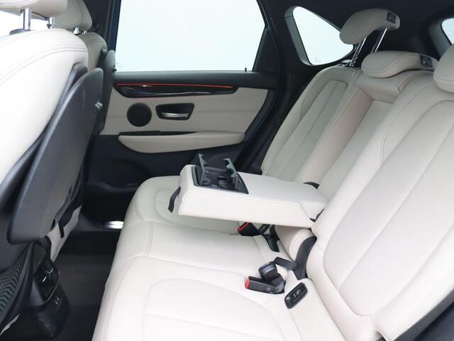 BMW 2-SERIE Active Tourer 225xe iPerformance High Executive 225PK Aut. M Sport, Adaptieve Cruise Controle, Achteruitrijcamera, Elektr. Achterklep, Volleder, Head-Up Display, Achteruitrijcamera, Stoel-Stuurverwarming, 17" LM Velgen