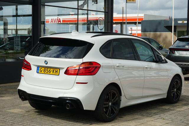 BMW 2-SERIE Active Tourer 220i Executive Edition | M Pakker | PANO | Trekhaak