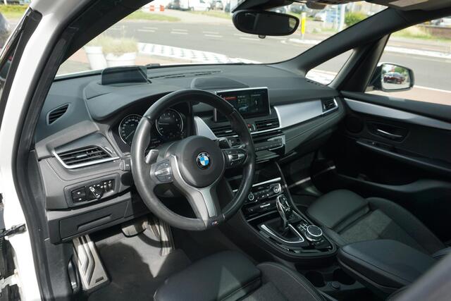 BMW 2-SERIE Active Tourer 220i Executive Edition | M Pakker | PANO | Trekhaak
