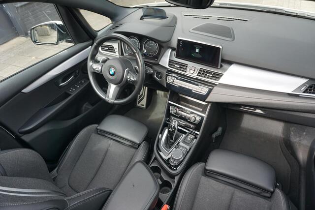 BMW 2-SERIE Active Tourer 220i Executive Edition | M Pakker | PANO | Trekhaak