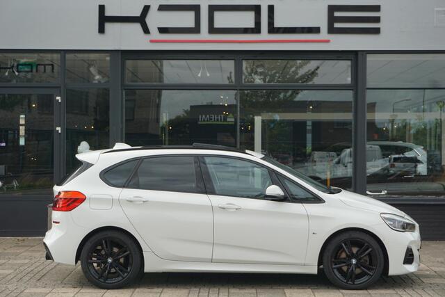 BMW 2-SERIE Active Tourer 220i Executive Edition | M Pakker | PANO | Trekhaak
