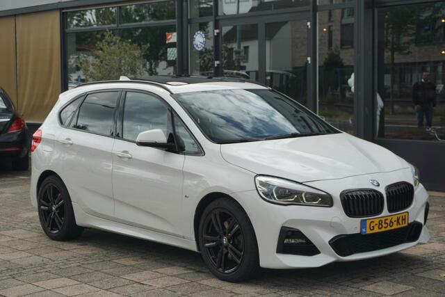 BMW 2-SERIE Active Tourer 220i Executive Edition | M Pakker | PANO | Trekhaak