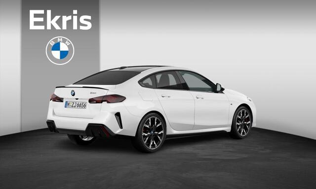 BMW 2-SERIE Gran Coupé 220 M Sportpakket Pro | Panoramadak | Driving Assistant Professional