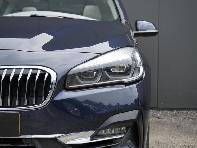 BMW 2-SERIE Active Tourer 218i High Executive Orig.NL / Lederen bekleding / Camera / Pano dak / Navi Prof / Head-Up