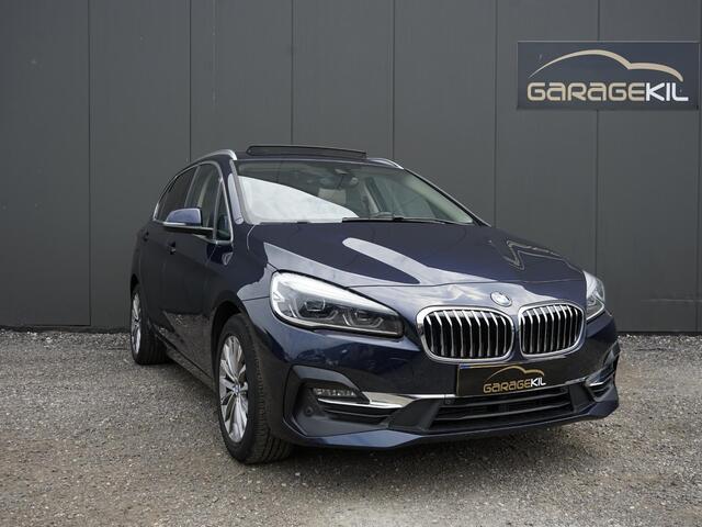 BMW 2-SERIE Active Tourer 218i High Executive Orig.NL / Lederen bekleding / Camera / Pano dak / Navi Prof / Head-Up