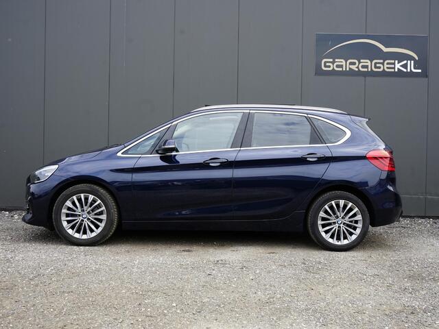 BMW 2-SERIE Active Tourer 218i High Executive Orig.NL / Lederen bekleding / Camera / Pano dak / Navi Prof / Head-Up