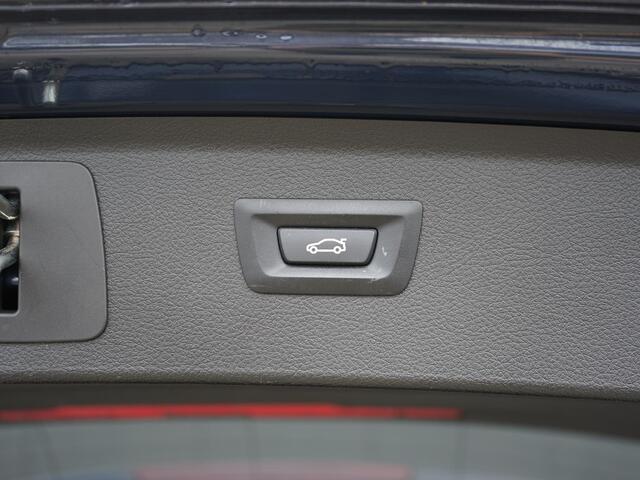 BMW 2-SERIE Active Tourer 218i High Executive Orig.NL / Lederen bekleding / Camera / Pano dak / Navi Prof / Head-Up