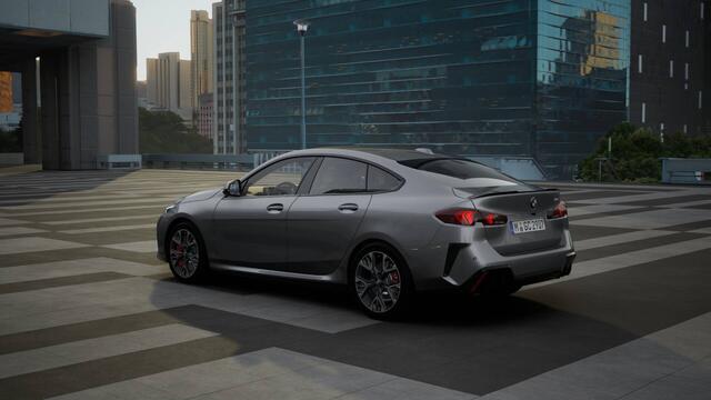 BMW 2-SERIE Gran Coupé 220 M Sport Automaat / Sportstoelen / Achteruitrijcamera / Adaptieve LED / M Adaptief onderstel / Comfort Access / Parking Assistant / Stoelverwarming