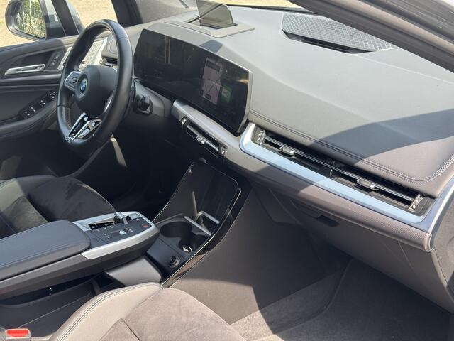 BMW 2-SERIE Active Tourer 225e xDrive M pakket, Harman/Kardon, Head-Up, Trekhaak, Panoramadak, Adaptive cruise, Alle Opies!!! .Neem contact op en we maken een afspraak!
