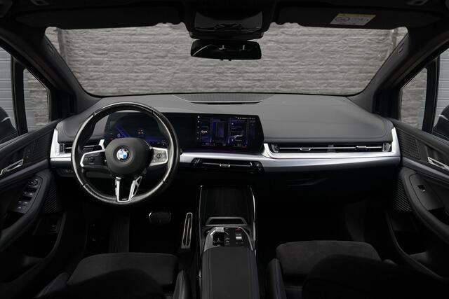 BMW 2-SERIE Active Tourer 218i M-Sport | Trekhaak | Sportstoelen | Adaptive Cruise | Adaptief M-onderstel