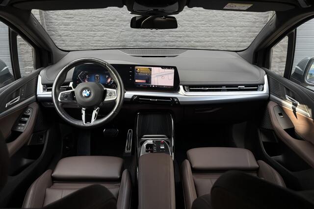 BMW 2-SERIE Active Tourer 218i M-Sport | Sportleder | Trekhaak | Comfort Access | Stoelverwarming | Adaptief M-Onderstel