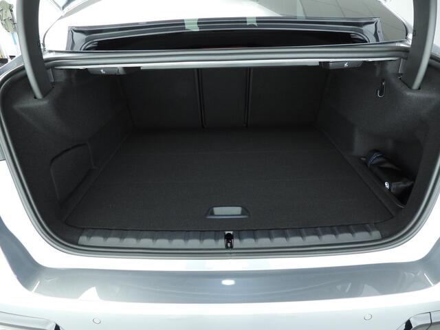 BMW 2-SERIE Gran Coupé 220 M-Sportpakket / Driving assistant / Getint glas / Key-less / Park assist / Alu wielen 19 inch