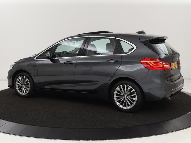 BMW 2-SERIE Active Tourer 225xe iPerformance Luxury Line | Panoramadak | Leder | Head-Up | Camera | Keyless | Navigatie | Park Assist | Adaptief LED