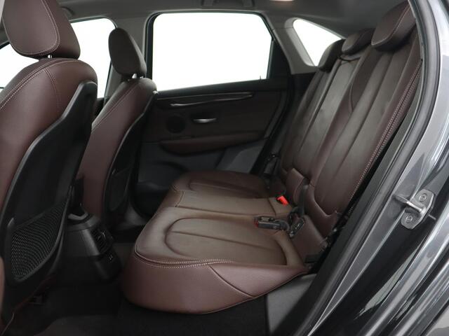 BMW 2-SERIE Active Tourer 225xe iPerformance Luxury Line | Panoramadak | Leder | Head-Up | Camera | Keyless | Navigatie | Park Assist | Adaptief LED