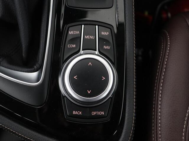 BMW 2-SERIE Active Tourer 225xe iPerformance Luxury Line | Panoramadak | Leder | Head-Up | Camera | Keyless | Navigatie | Park Assist | Adaptief LED