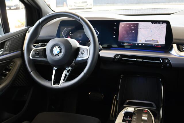 BMW 2-SERIE Active Tourer 218i | M Sportpakket | Premium Pack | Voorstoelen Verwarmd