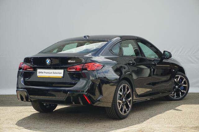 BMW 2-SERIE Gran Coupé 220 M Sportpakket 19'' / Harman Kardon / Comfort Access / Driving Assistant Plus