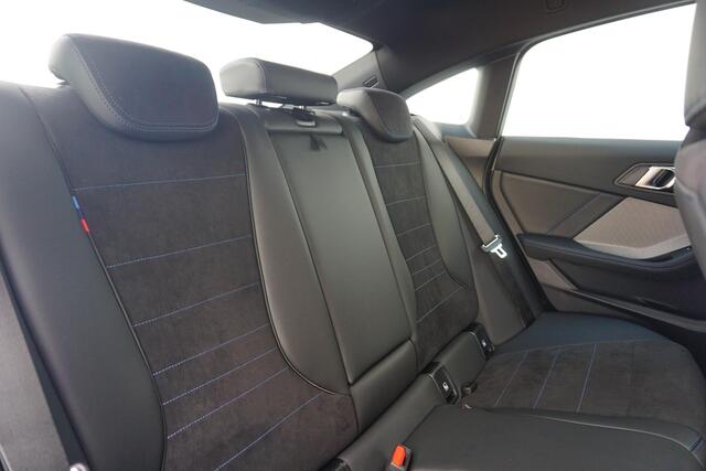 BMW 2-SERIE Gran Coupé 220 M Sportpakket 19'' / Harman Kardon / Comfort Access / Driving Assistant Plus