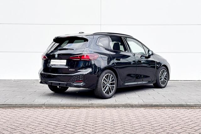 BMW 2-SERIE Active Tourer 220i | M Sport | Achteruitrijcamera | Trekhaak |