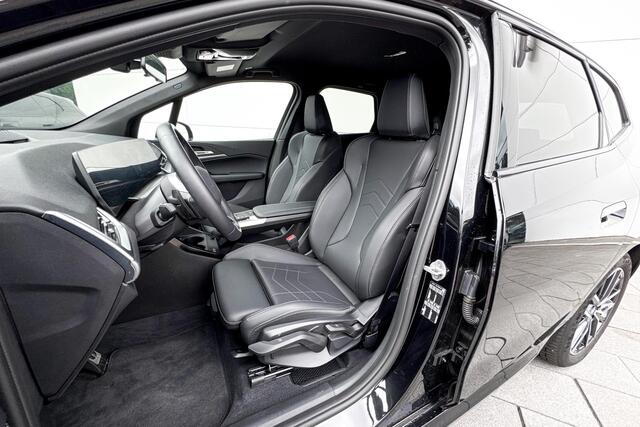 BMW 2-SERIE Active Tourer 220i | M Sport | Achteruitrijcamera | Trekhaak |