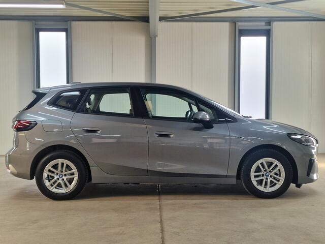 BMW 2-SERIE Active Tourer 225e xDrive 245pk | Leren bekleding | Stoelverwarming |