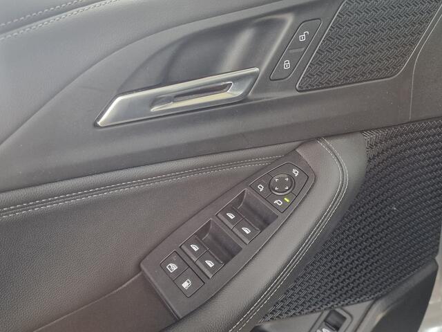 BMW 2-SERIE Active Tourer 225e xDrive 245pk | Leren bekleding | Stoelverwarming |