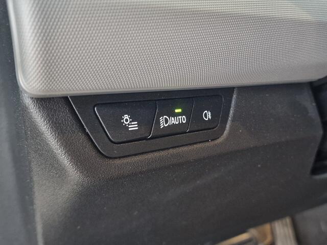 BMW 2-SERIE Active Tourer 225e xDrive 245pk | Leren bekleding | Stoelverwarming |