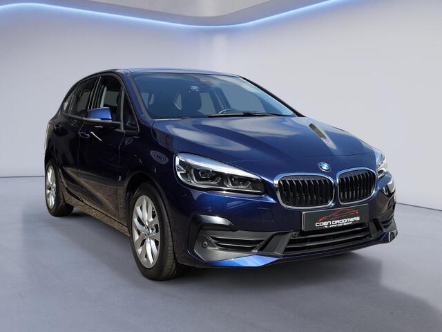 BMW 2-SERIE Active Tourer 225xe iPerformance /Apple Carplay/Parkeersens.V+A+CAM./Elektr. klep/Stoelverw./Cruise&Clima Contr.//Lendesteunen/17''LMV/(MET GARANTIE*)