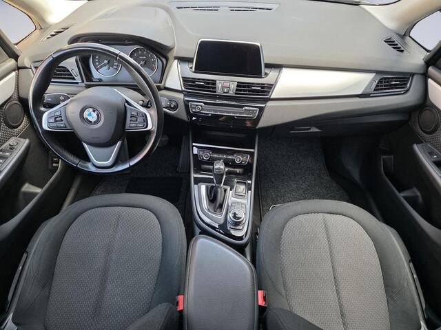 BMW 2-SERIE Active Tourer 225xe iPerformance /Apple Carplay/Elektr. klep/Parkeersens./Cruise&Clima Contr./Navi/17''LMV/(MET GARANTIE*)