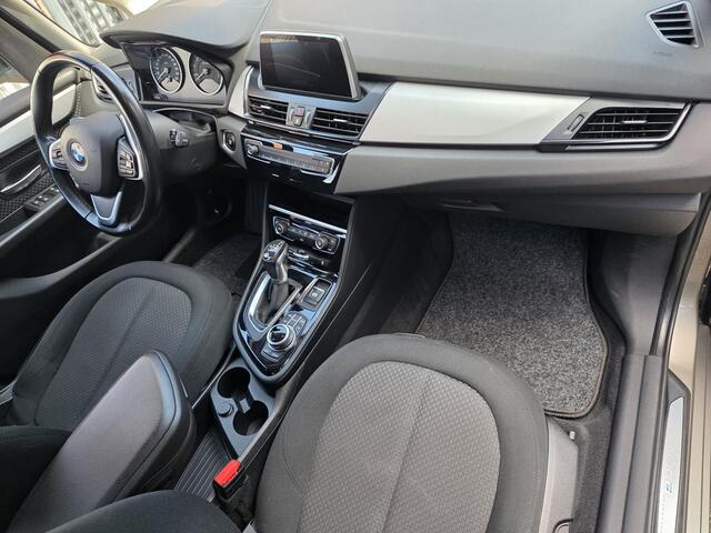 BMW 2-SERIE Active Tourer 225xe iPerformance /Apple Carplay/Elektr. klep/Parkeersens./Cruise&Clima Contr./Navi/17''LMV/(MET GARANTIE*)