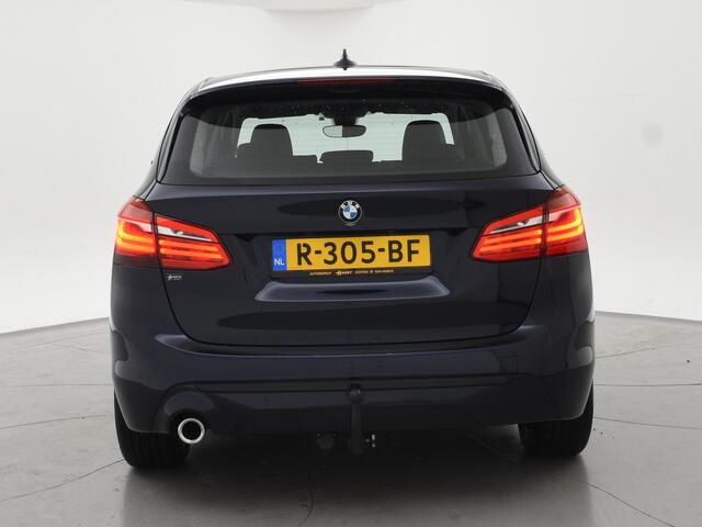 BMW 2-SERIE Active Tourer 225xe 224 PK XDRIVE PLUG-IN HYBRID + STOELVERWARMING / AFN. TREKHAAK / NAVIGATIE