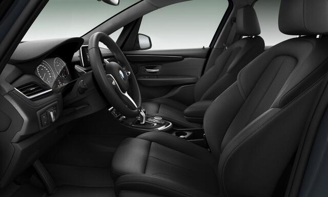 BMW 2-SERIE Active Tourer 218i M-Sport - Pano - Memoryzetel - Trekhaak - Camera - LED