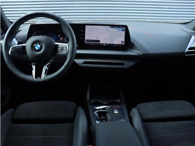 BMW 2-SERIE Gran Coupé 220 | M Sportpakket Pro | Innovation Pack | Panodak | Harman Kardon | Head-Up | Getint Glas | Driving Assistant | 19'' LMV