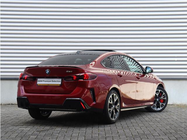 BMW 2-SERIE Gran Coupé 220 | M Sportpakket Pro | Panodak | Harman Kardon | Getint Glas | Premium Pack | Driving Assistant | Comfort Acces | 18'' LMV