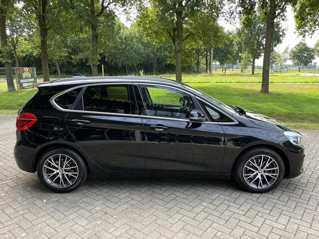 BMW 2-SERIE Active Tourer | NAVI | CLIMA | PDC | STOELVERWARMING 218i