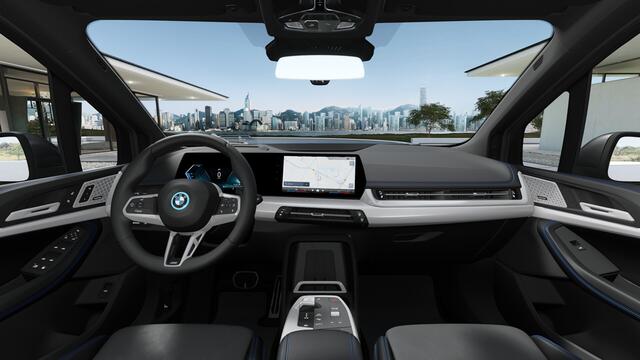 BMW 2-SERIE Active Tourer 225e xDrive M Sport Automaat / Panoramadak / Trekhaak / Sportstoelen / M Adaptief onderstel / Comfort Access / Head-Up / Adaptieve LED / Parking Assistant Plus