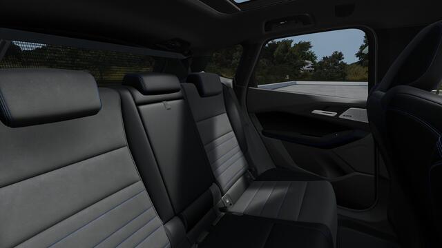 BMW 2-SERIE Active Tourer 225e xDrive M Sport Automaat / Panoramadak / Trekhaak / Sportstoelen / M Adaptief onderstel / Comfort Access / Head-Up / Adaptieve LED / Parking Assistant Plus