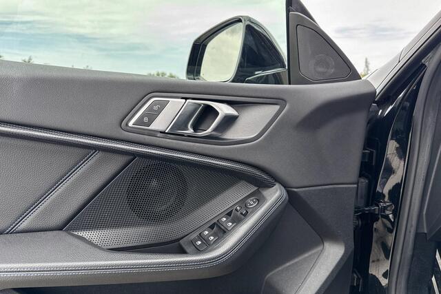 BMW 2-SERIE Gran Coupé 218i Business Edition | M Sport | Glazen Panoramadak |