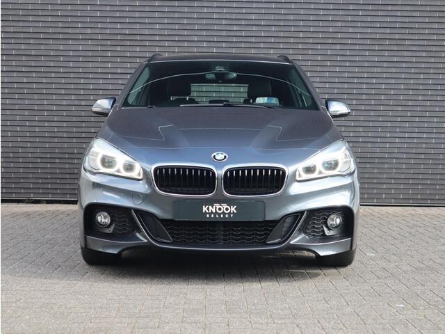 BMW 2-SERIE Active Tourer 218i Centennial High Executive | Head-Up | Leder | Stoelverwarming |