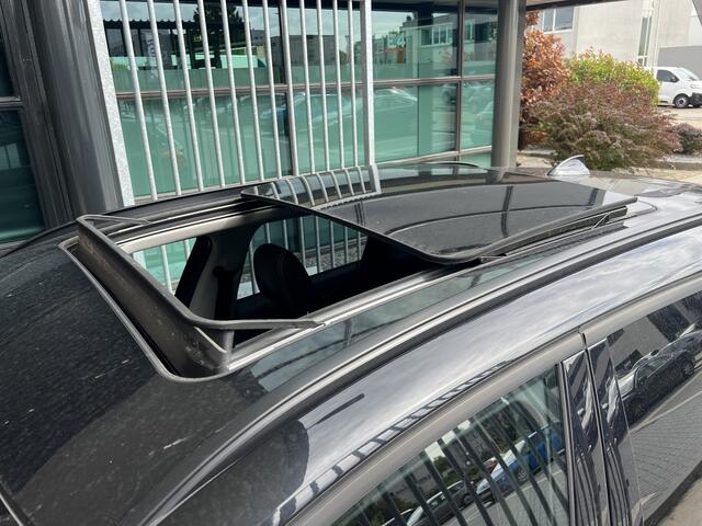 BMW 2-SERIE Active Tourer 218i High Executive | AUTOMAAT | HEAD-UP DISPLAY | LEDER | SCHUIF/KANTELDAK | NAVI XL | CAMERA | CRUISE CONTROL | CLIMATE CONTROL | PDC V+A | LMV 17'' | STOELVERWARMING | BLUETOOTH