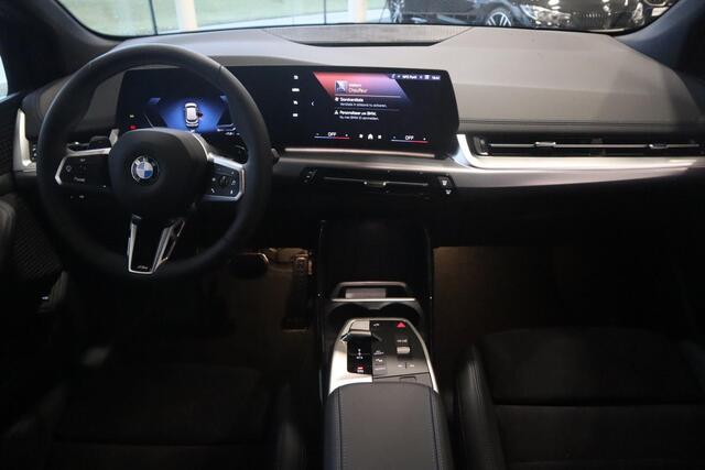 BMW 2-SERIE Active Tourer 220i M-sportpakket | Premium Pack | Travel Pack | Elektr. Trekhaak