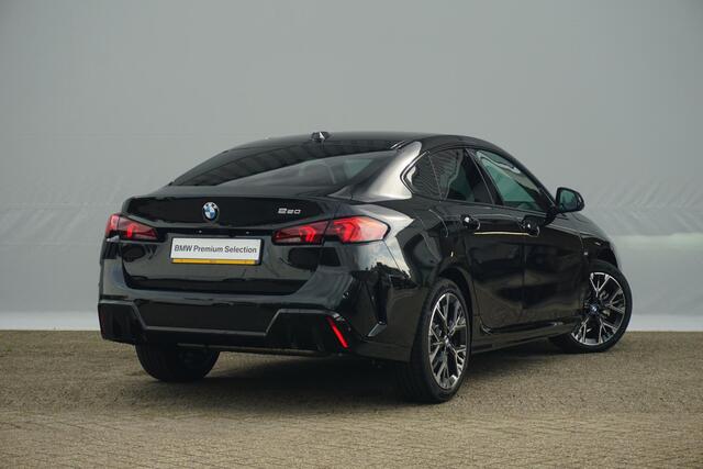 BMW 2-SERIE Gran Coupé 220 M Sport Design 18'' / Stuurwielrand verwarmd / Comfort Access / Driving Assistant
