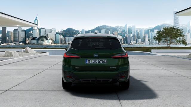 BMW 2-SERIE Active Tourer 225xe High Executive M Sport Automaat / Panoramadak / Sportstoelen / Adaptieve LED / M Adaptief onderstel / Comfort Access / Head-Up / Parking Assistant Plus / Stuurverwarming