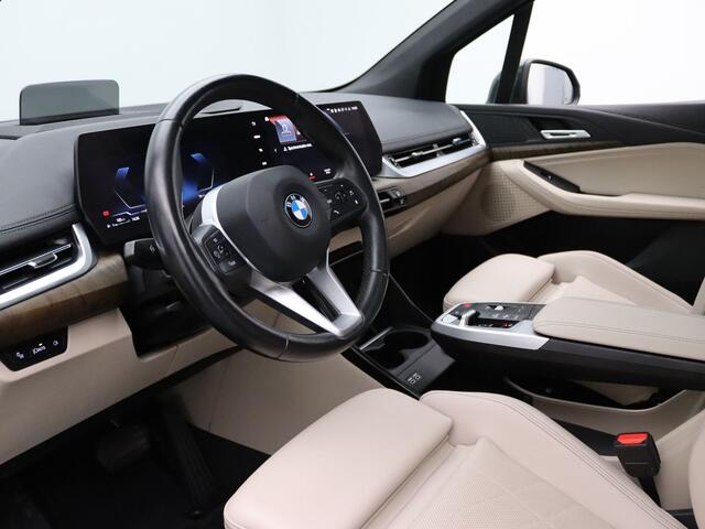BMW 2-SERIE 135pk Active Tourer Automaat 218i 360° Camera | Cruise | Navi | Parkeersens. v+a | Stoelverw. | Panoramadak